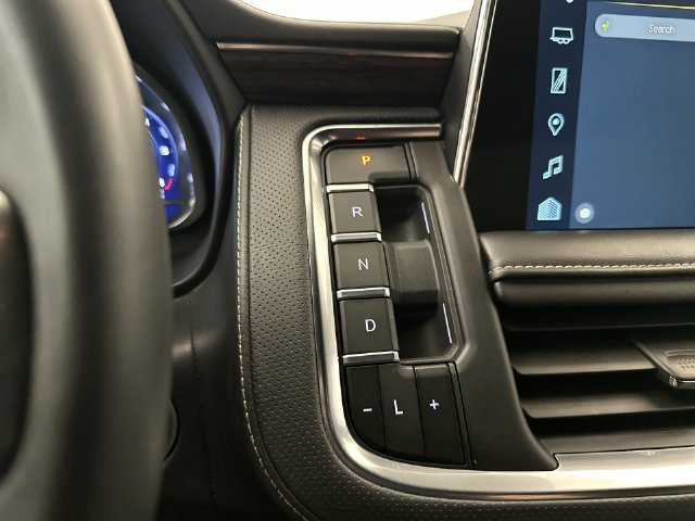Used 2024 Chevrolet Tahoe Premier AWD/4WD image 23