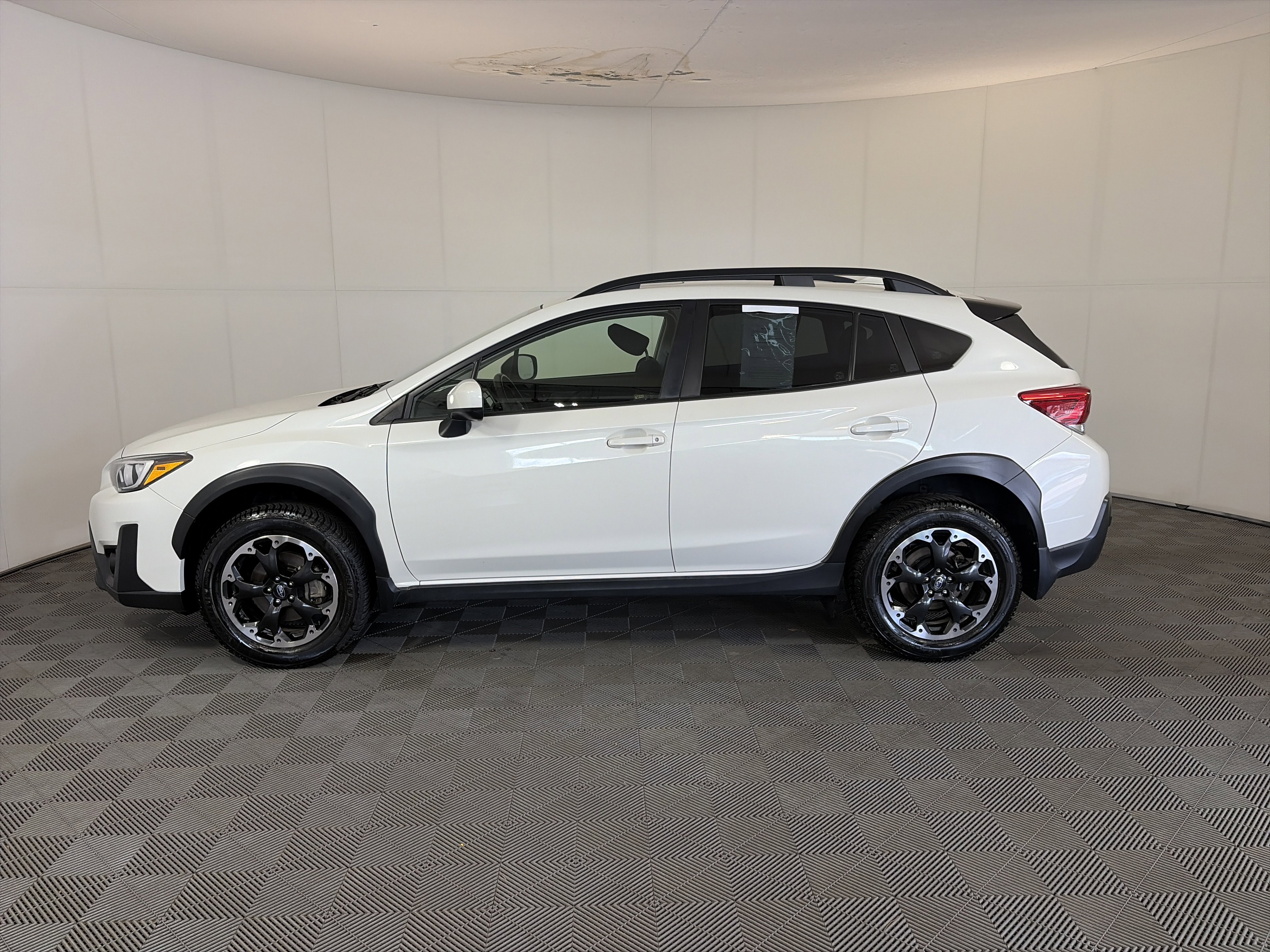 Used 2021 Subaru Crosstrek 2.0i Premium w/ Moonroof Package image 8