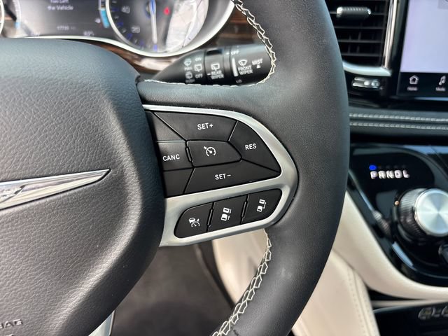 Used 2024 Chrysler Pacifica Limited FWD image 22
