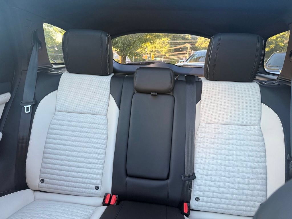 Used 2023 Land Rover Discovery Sport SE R-Dynamic AWD/4WD image 13