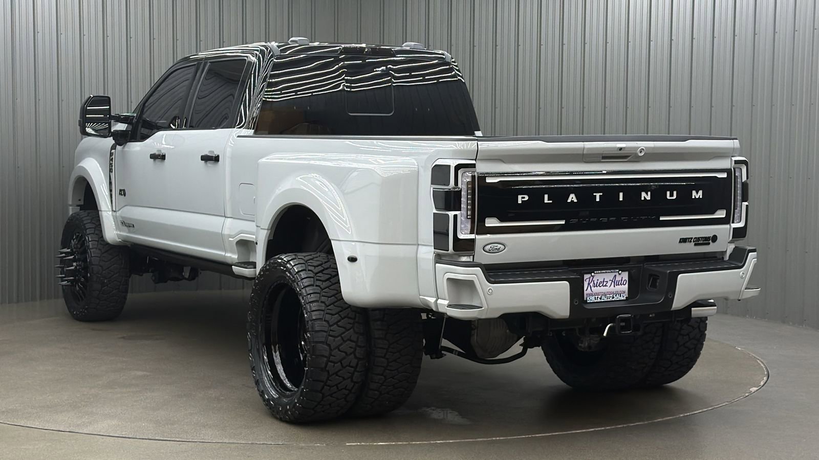 Used 2026 Ford F450 Platinum w/ Platinum Plus Package image 3