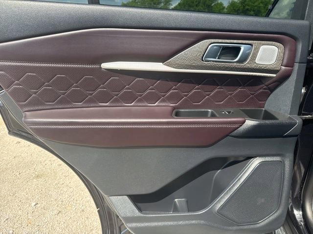 Used 2026 Ford Explorer Platinum w/ LUX Leather Package AWD/4WD image 28