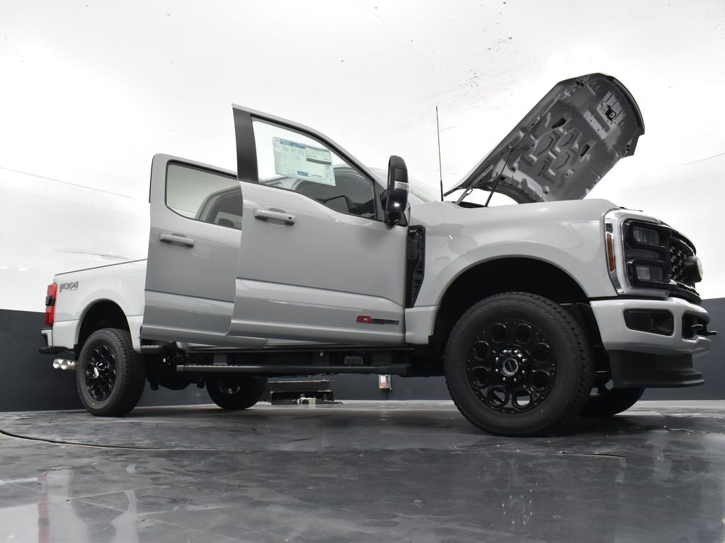 New 2025 Ford F350 XLT w/ Black Appearance Package image 37
