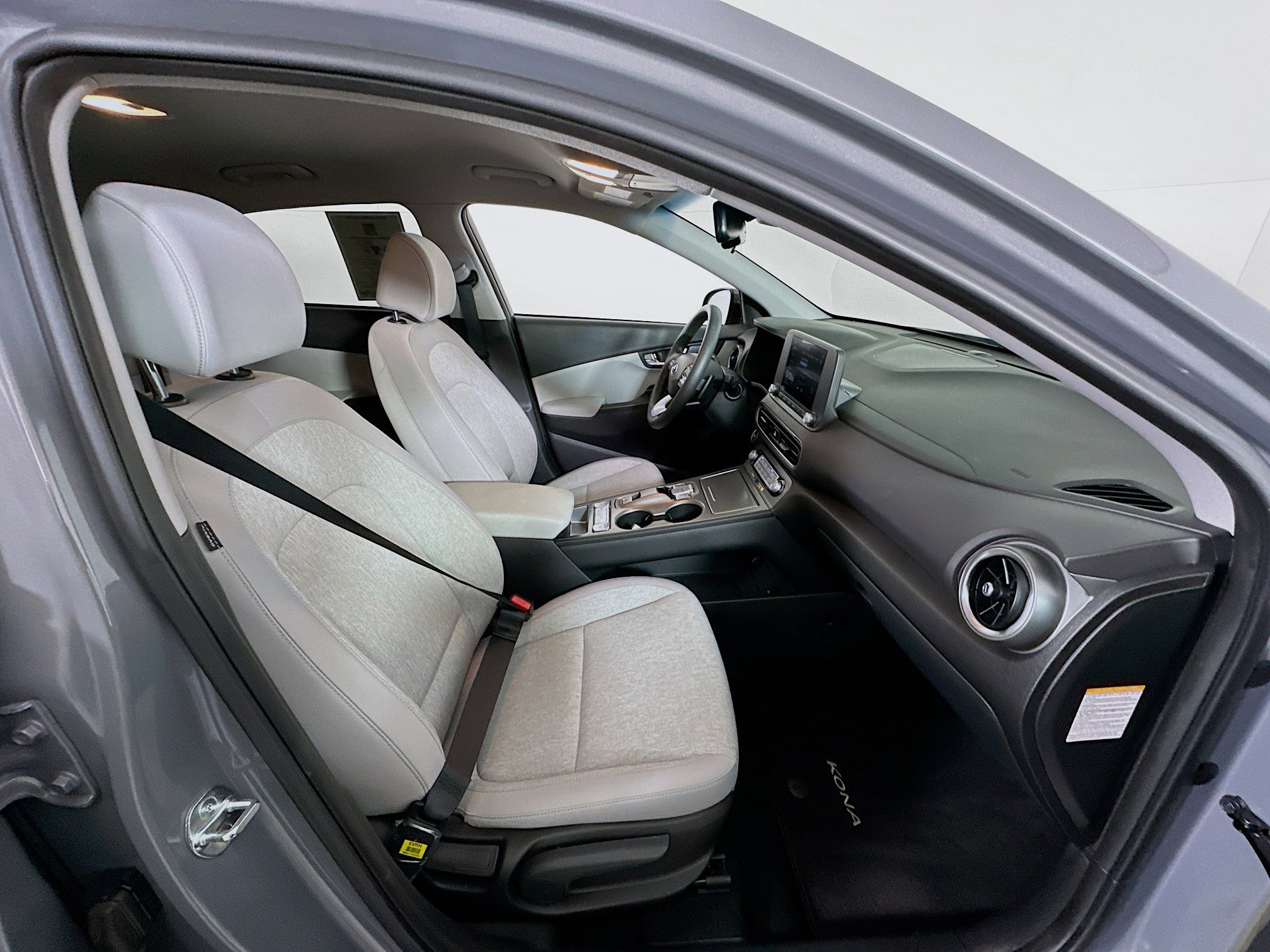 Used 2023 Hyundai Kona SE w/ Cargo Package image 31