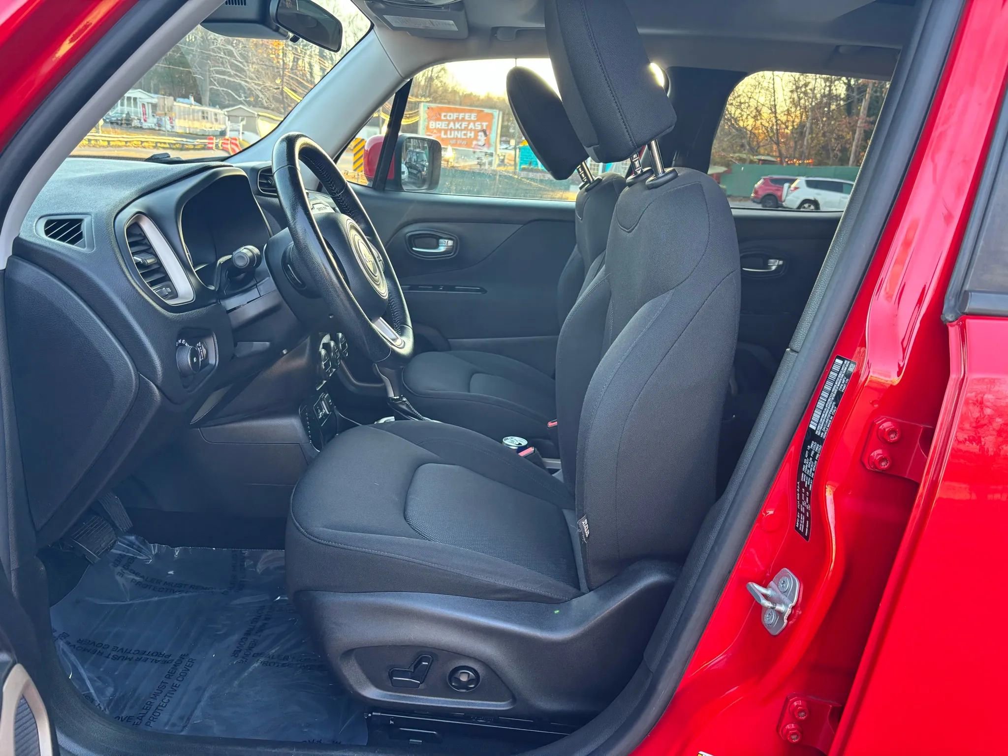 Used 2015 Jeep Renegade Latitude w/ Popular Equipment Group image 21