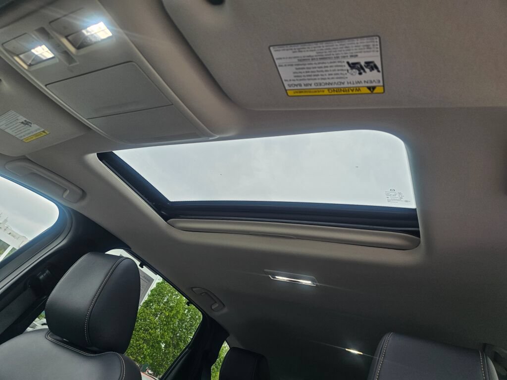 Certified 2024 MAZDA CX-90 Plug-In Hybrid w/ Preferred AWD/4WD image 11