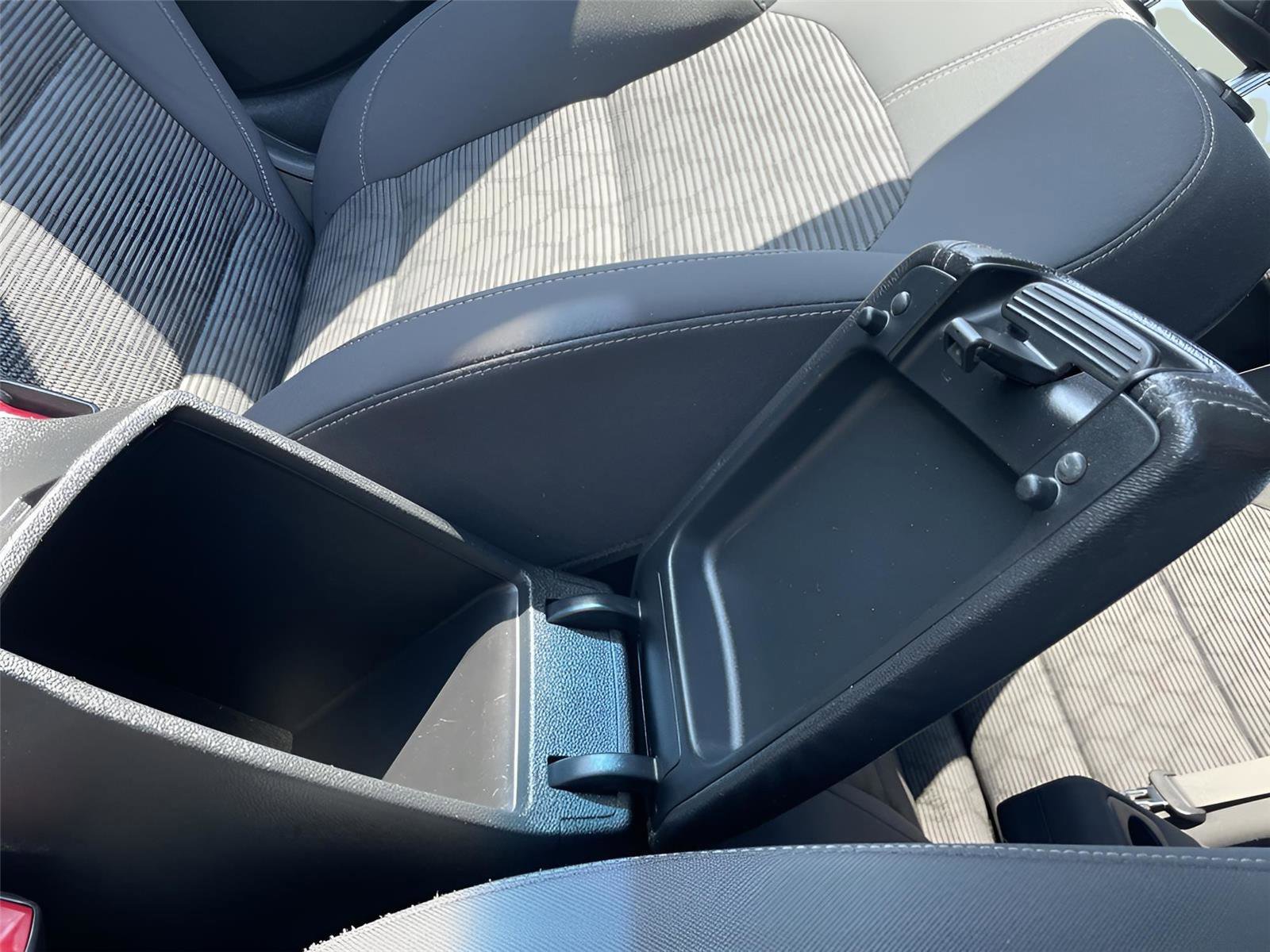 Used 2018 Kia Niro LX image 31