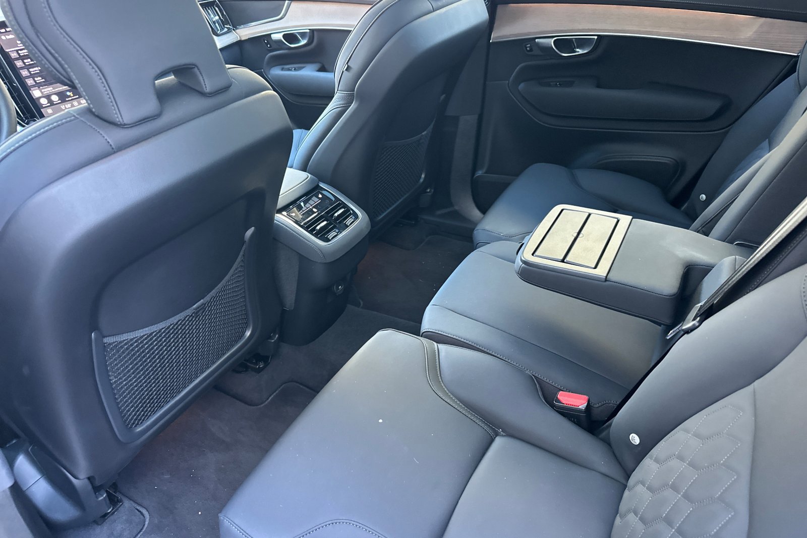 Certified 2025 Volvo XC90 B5 Core w/ Protection Package Premier image 13