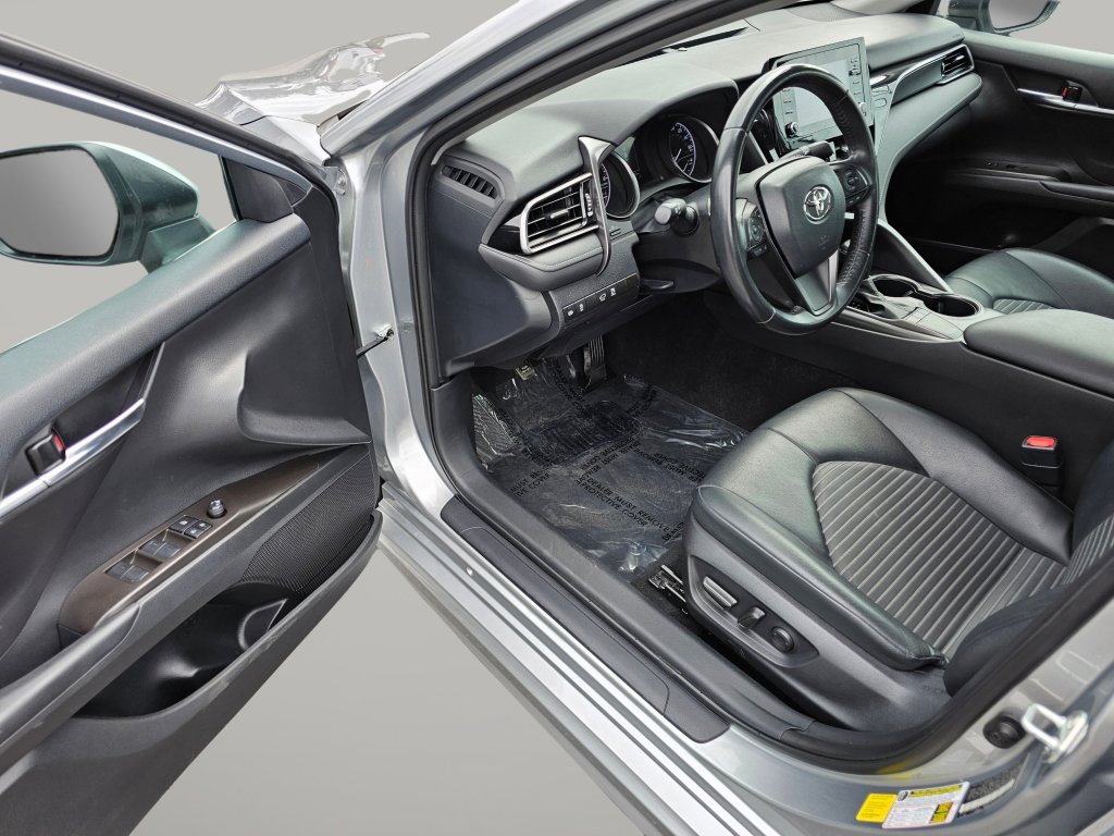 Used 2023 Toyota Camry SE image 19