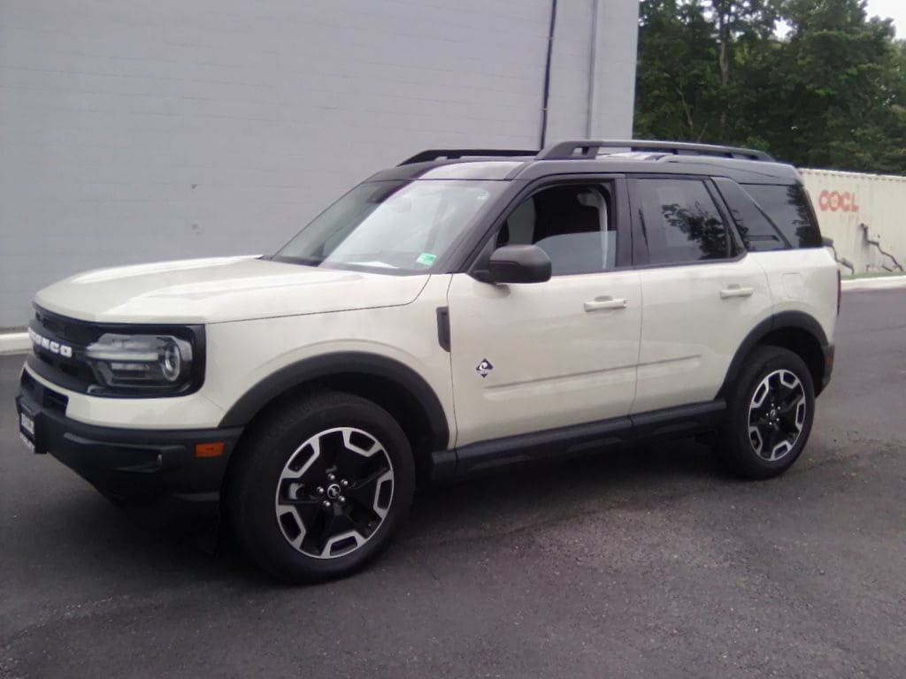 Used 2024 Ford Bronco Sport Outer Banks w/ Tech Package AWD/4WD image 13