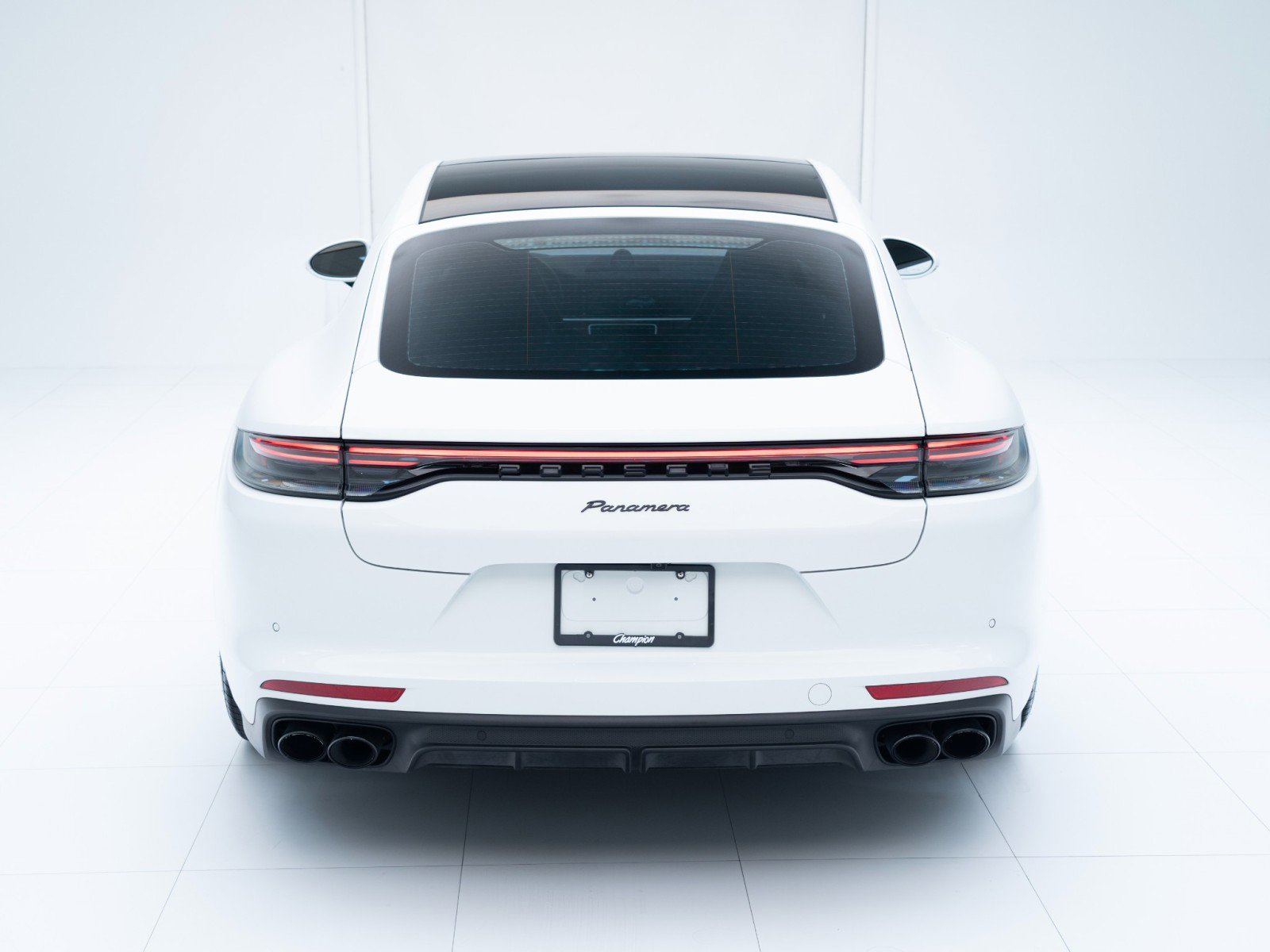 Certified 2023 Porsche Panamera Platinum Edition image 10