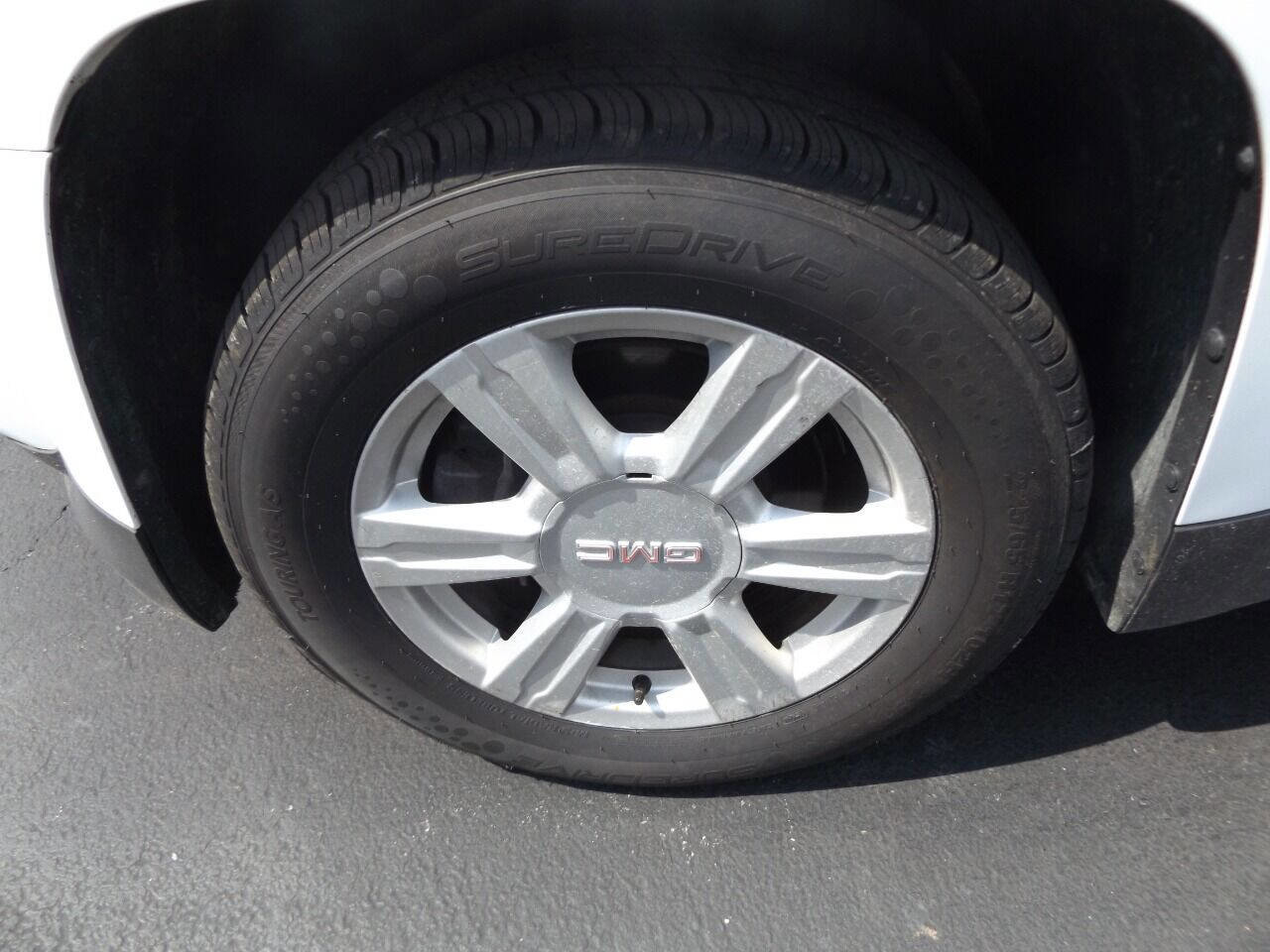 Used 2015 GMC Terrain SLE image 31