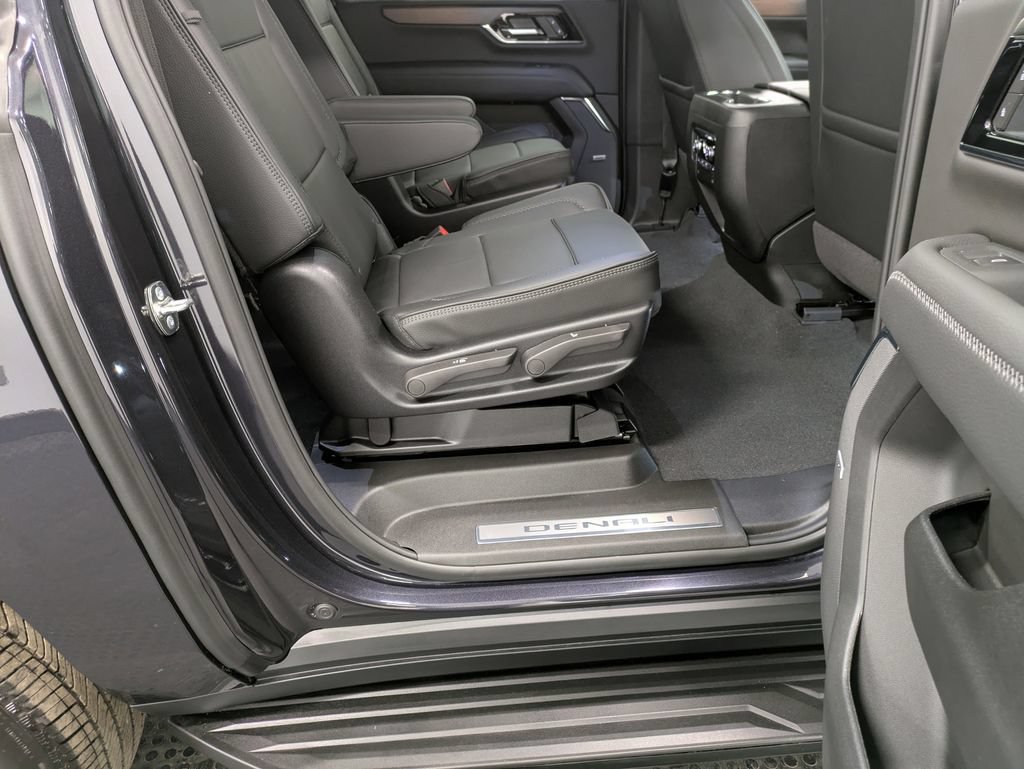Used 2026 GMC Yukon XL Denali AWD/4WD image 26