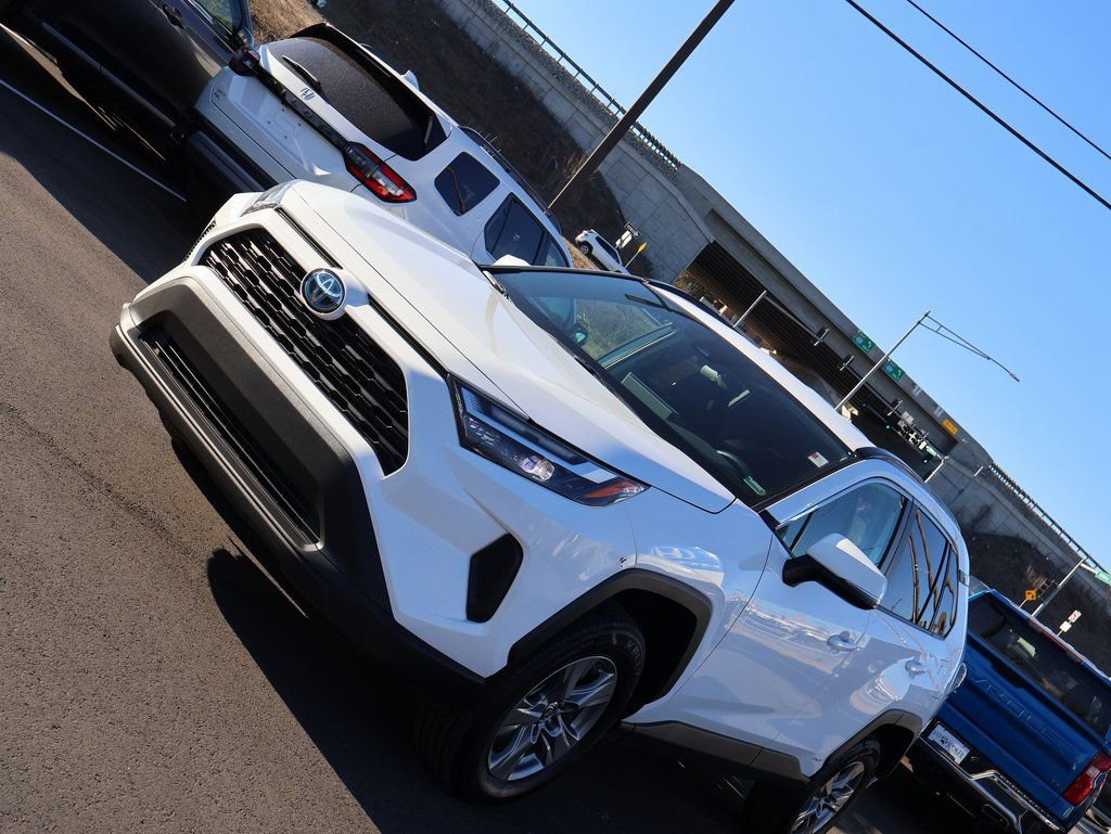 Used 2024 Toyota RAV4 XLE image 3