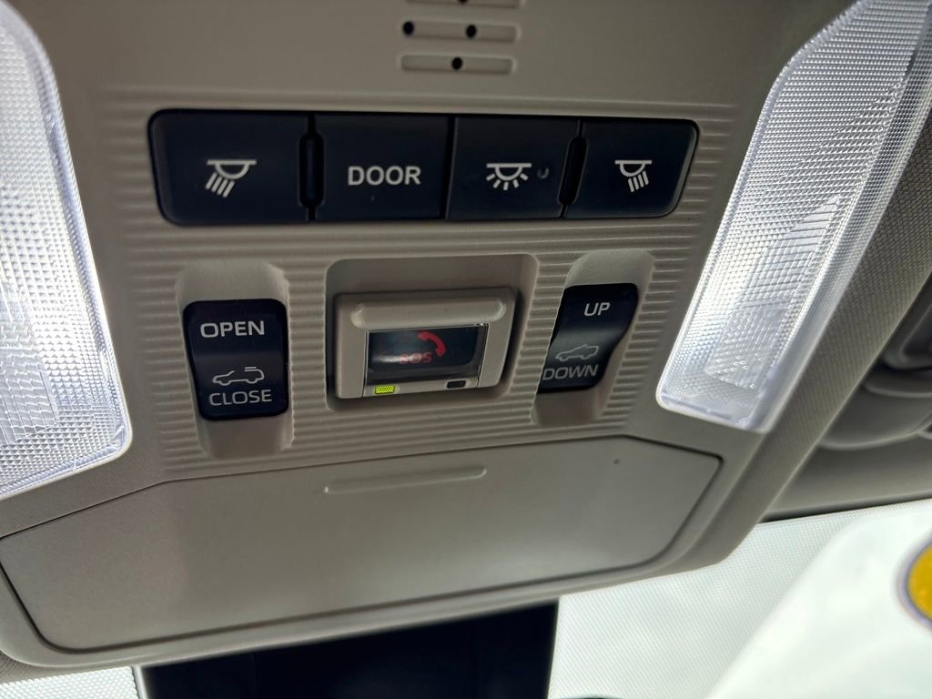 Used 2020 Toyota RAV4 XLE Premium image 39