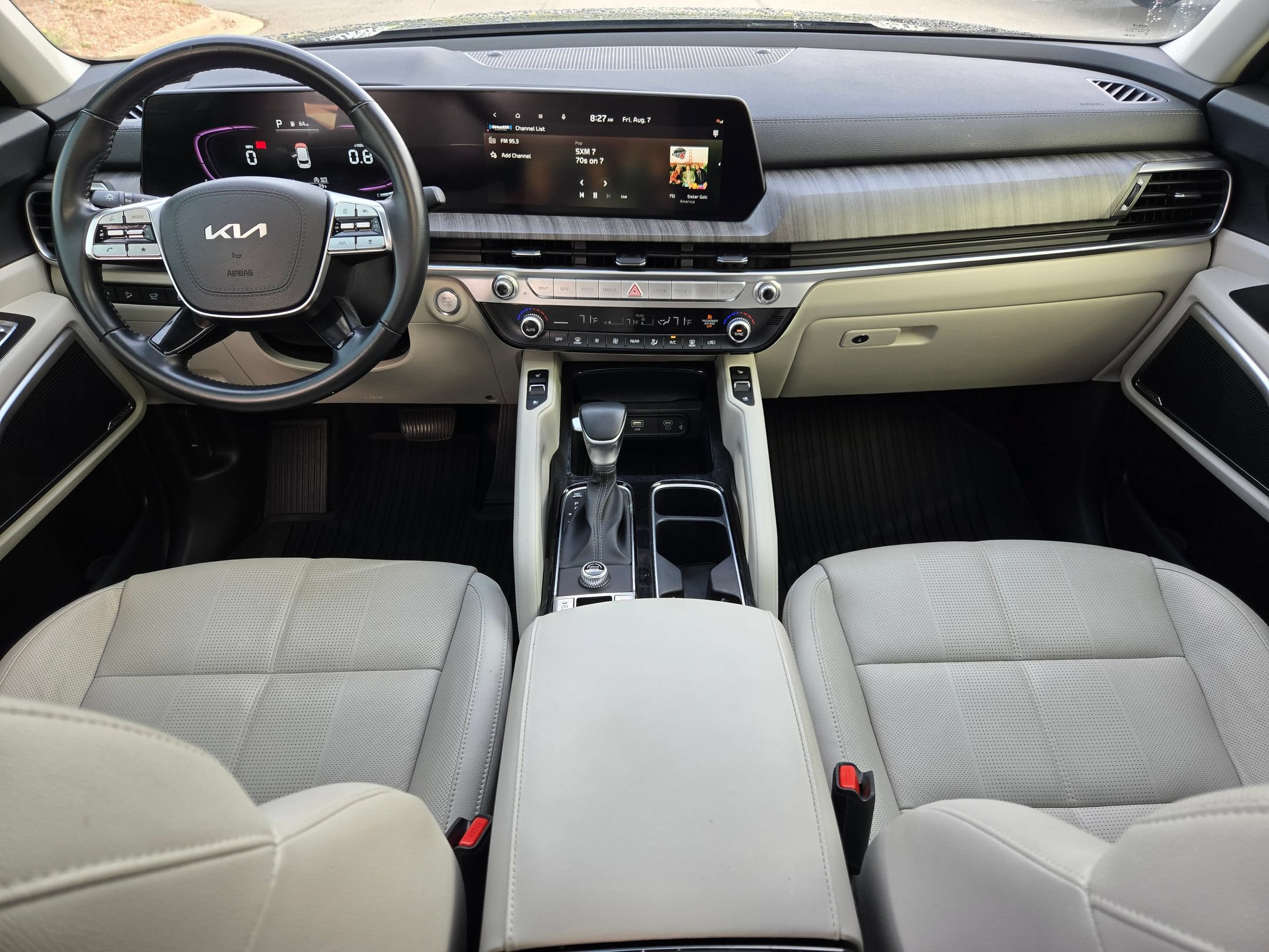 Used 2025 Kia Telluride EX w/ EX Captain's Chair Package FWD image 10