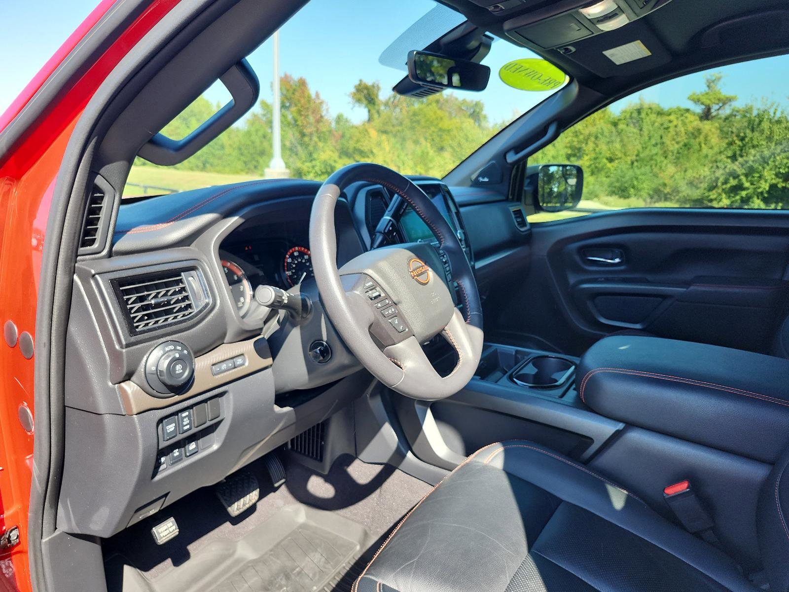 Used 2023 Nissan Titan PRO-4X w/ Pro-4x Convenience Package image 15