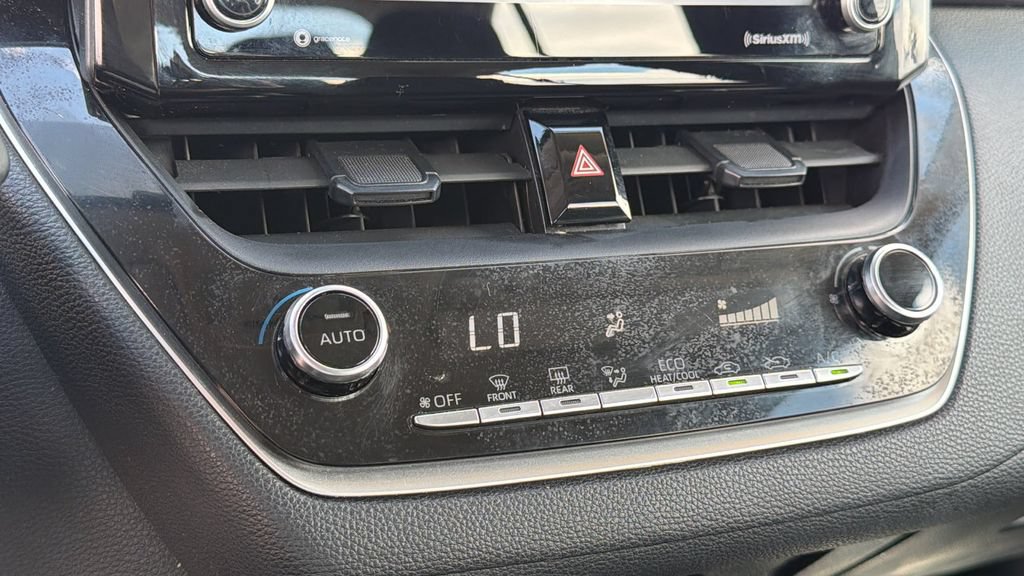 Used 2022 Toyota Corolla LE FWD image 14