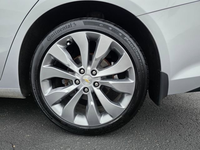 Used 2017 Chevrolet Malibu Premier w/ Premier Sun and Wheel Package FWD image 8