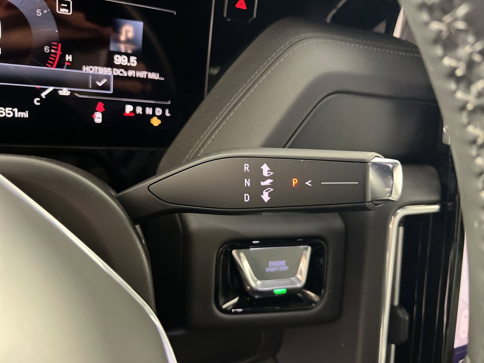 Used 2025 GMC Yukon XL Denali image 21