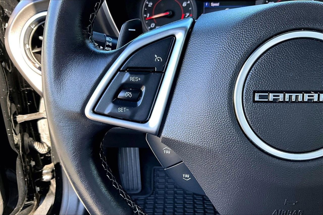 Used 2020 Chevrolet Camaro LT image 25