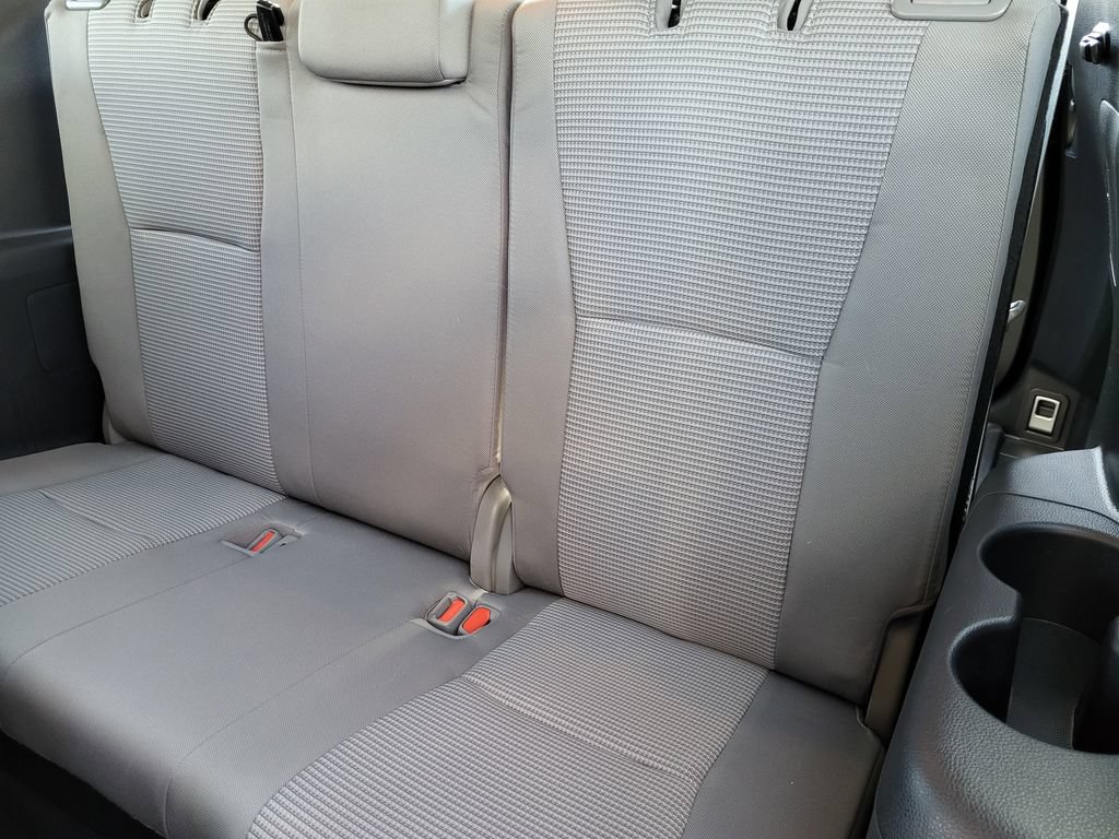 Used 2021 Toyota Highlander LE AWD/4WD image 32
