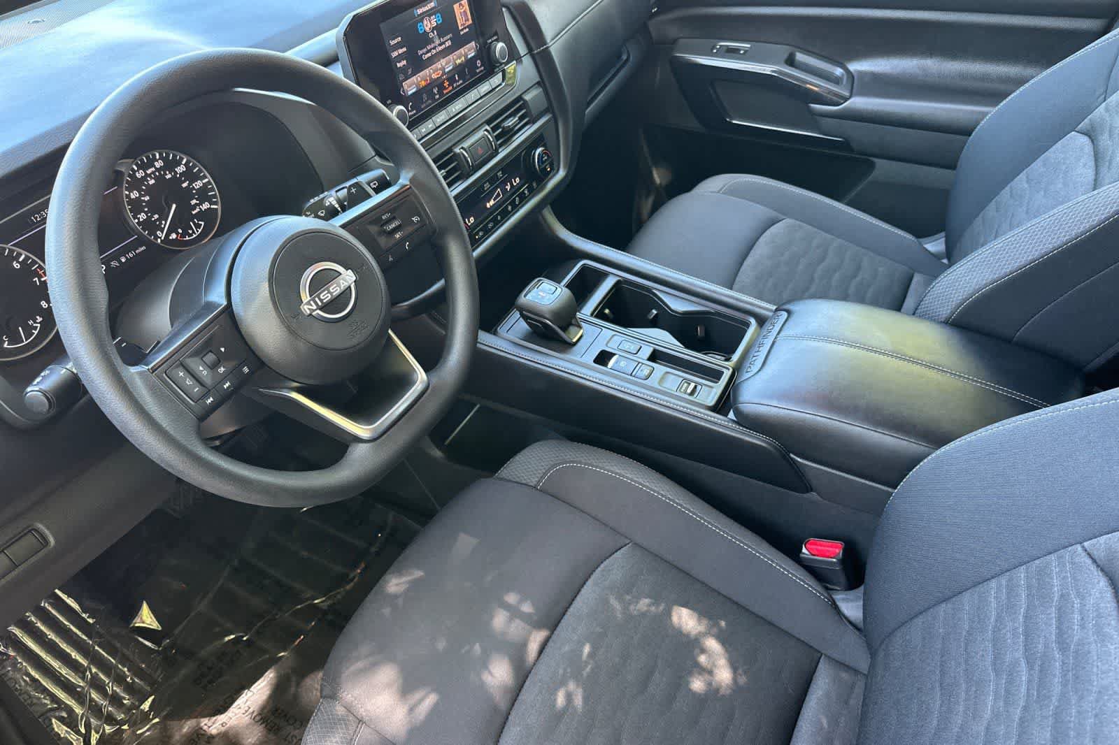 Certified 2025 Nissan Pathfinder S w/ Cargo Package FWD image 12