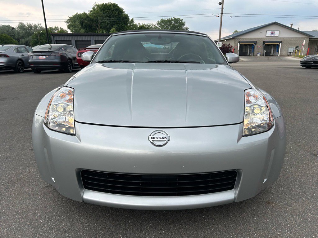 Used 2005 Nissan 350Z Touring image 16