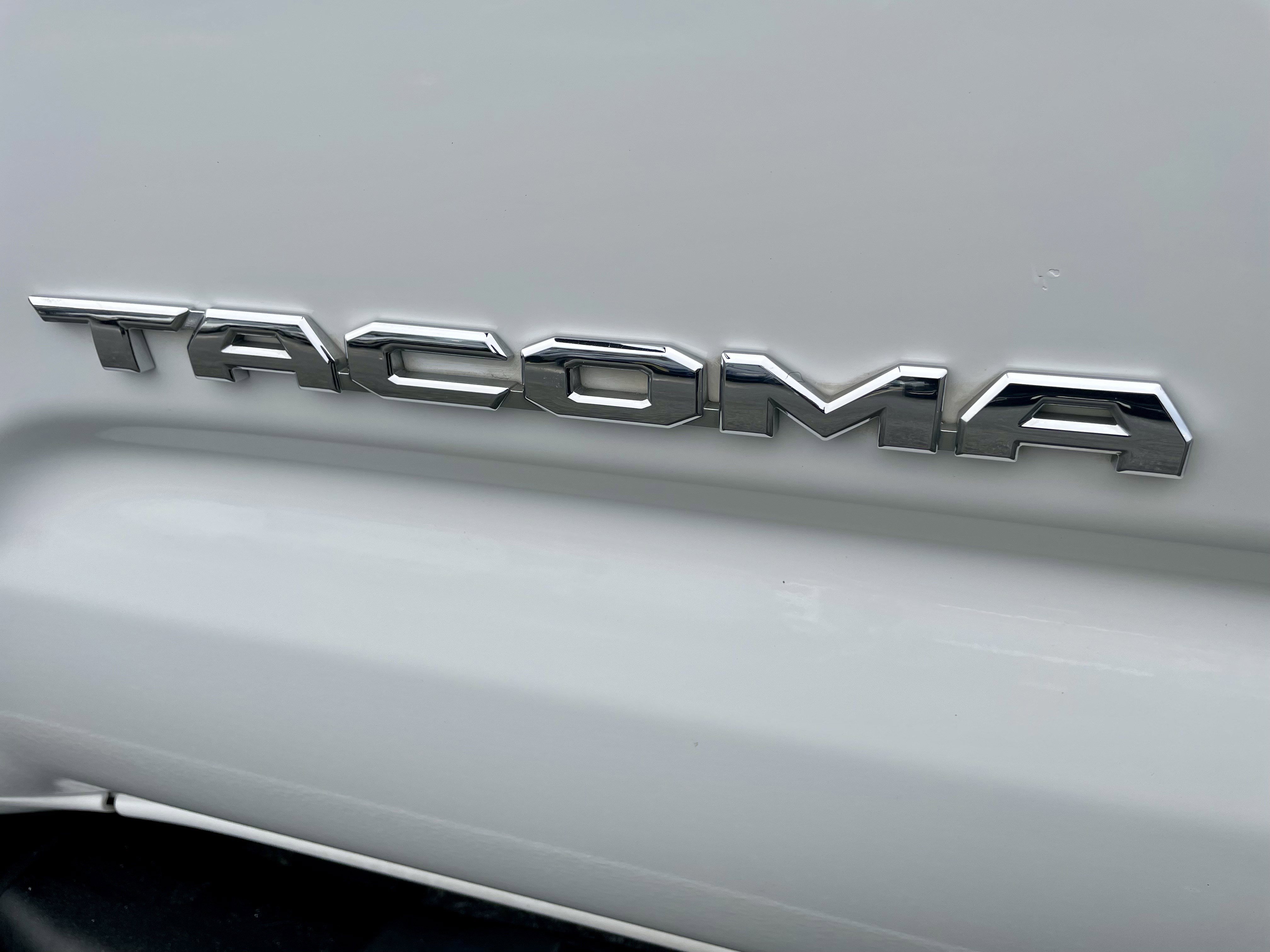 Used 2020 Toyota Tacoma TRD Off-Road image 31