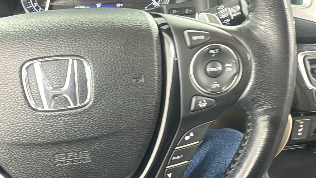 Used 2016 Honda Pilot Touring image 25