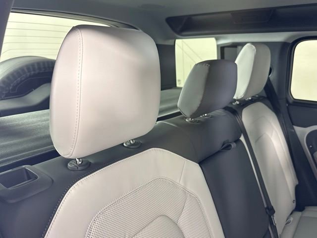 New 2026 Land Rover Defender 110 X-Dynamic SE AWD/4WD image 28