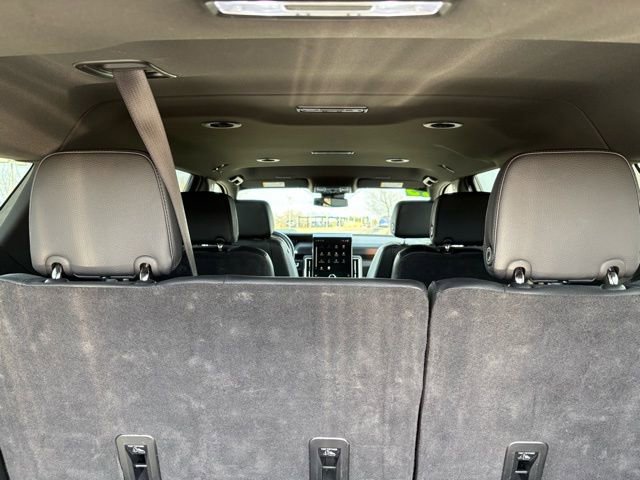 Used 2025 GMC Yukon XL Denali image 28