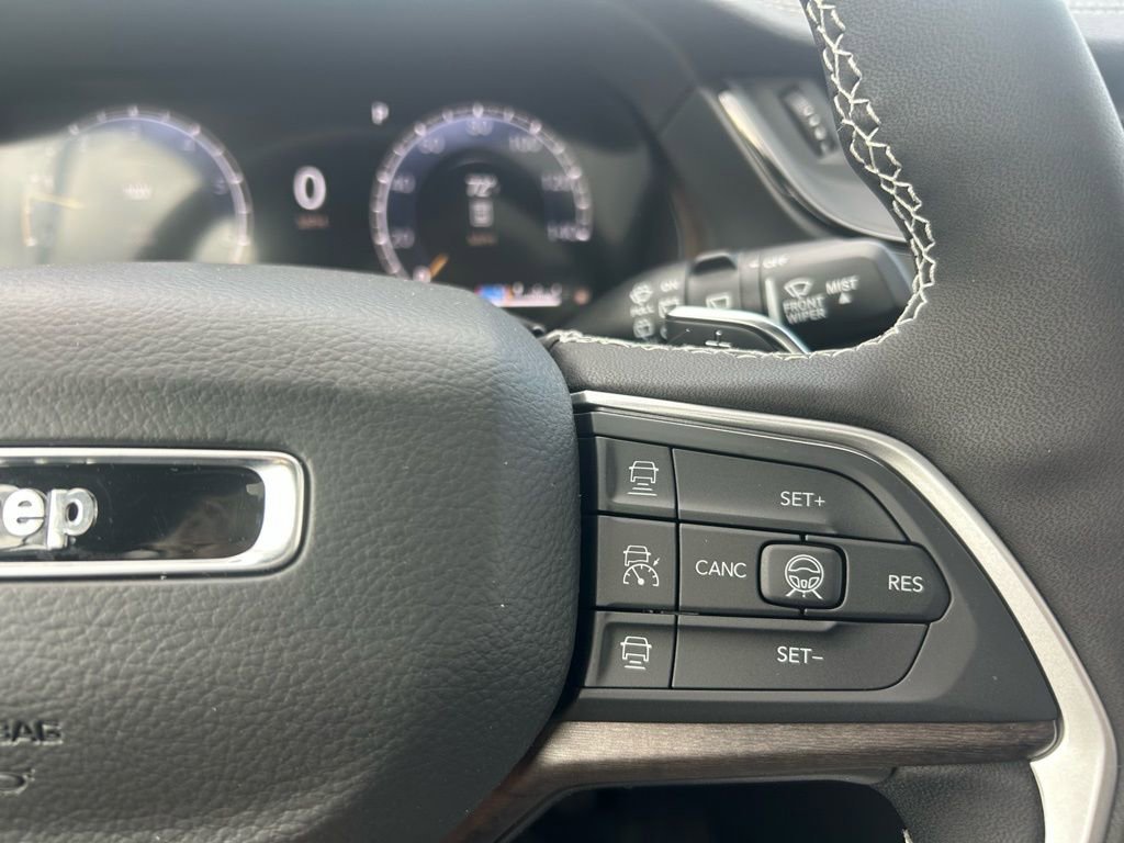 New 2026 Jeep Grand Cherokee Limited w/ Limited Altitude Package AWD/4WD image 19