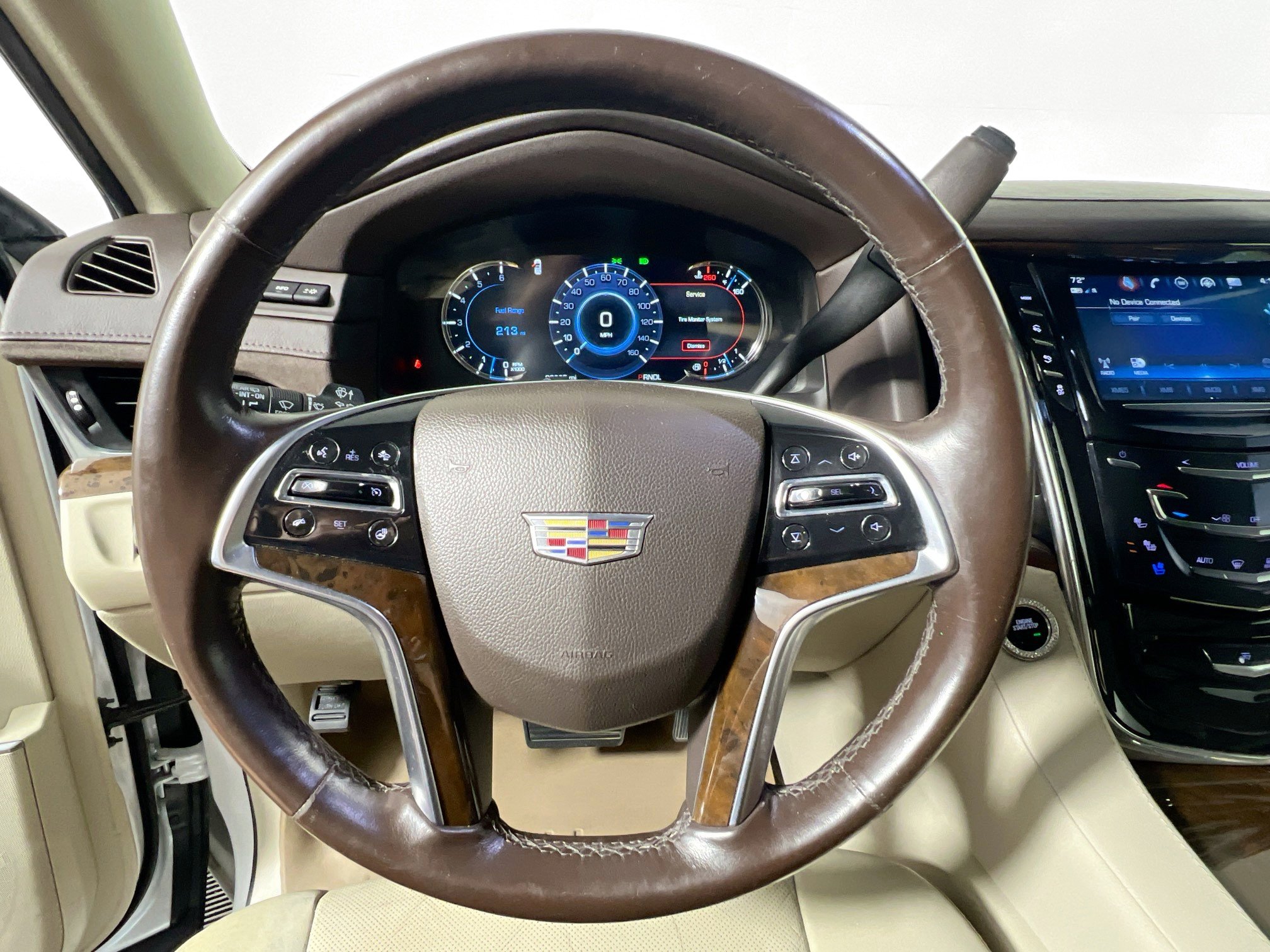 Used 2017 Cadillac Escalade ESV Luxury RWD image 17