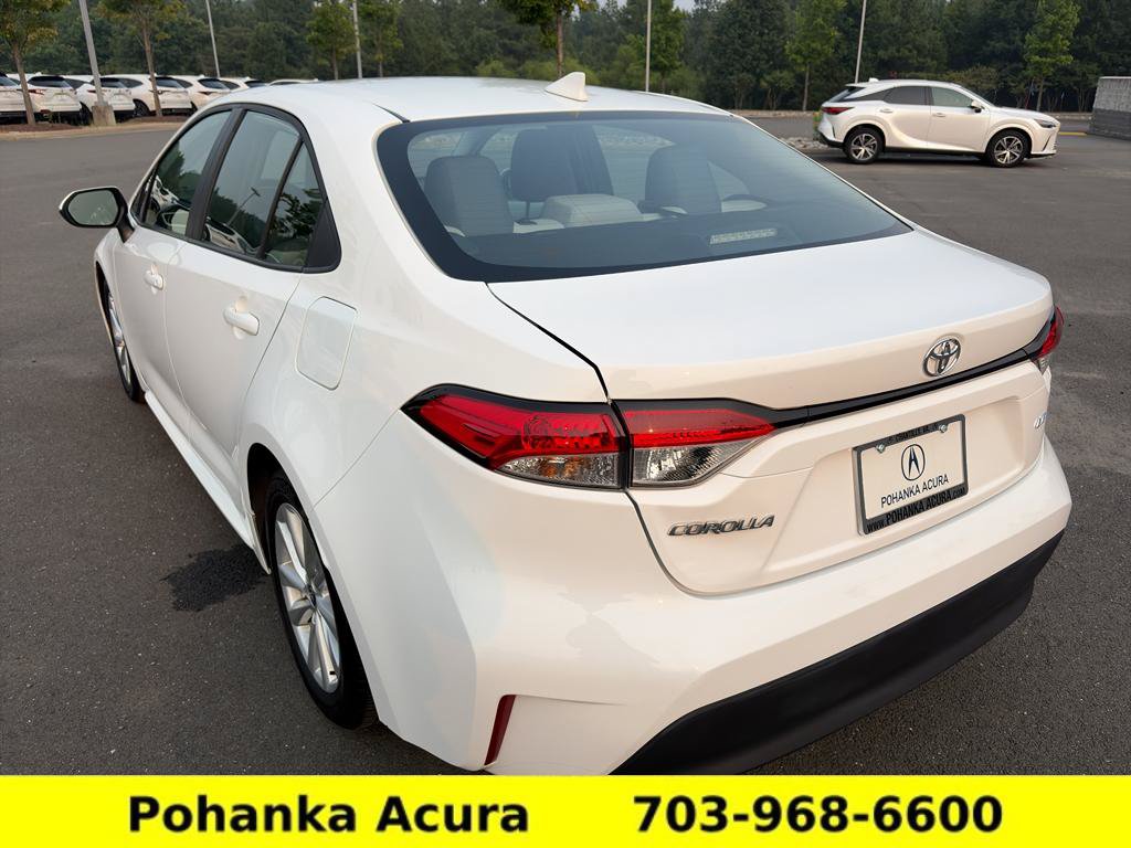 Used 2025 Toyota Corolla LE w/ LE Premium Package FWD image 5