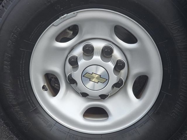 Used 2024 Chevrolet Express 2500 w/ Driver Convenience Package image 5