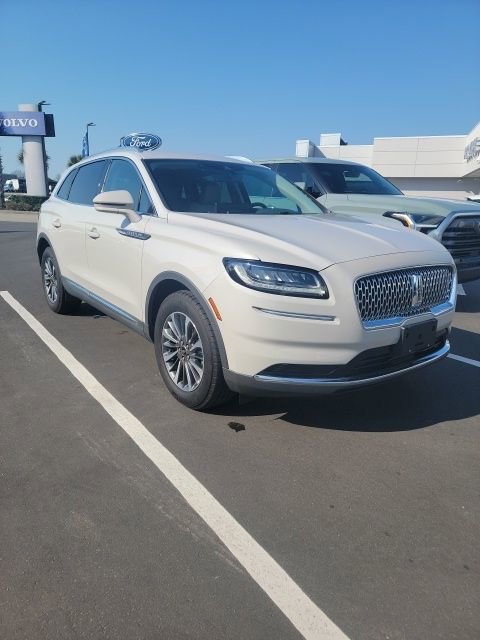 Used 2023 Lincoln Nautilus AWD w/ Premium Package image 4