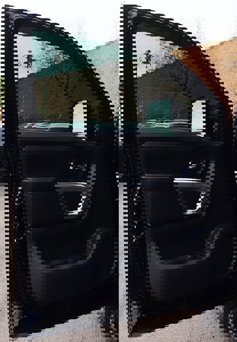 Used 2020 Nissan Titan SV w/ SV Convenience Package image 36