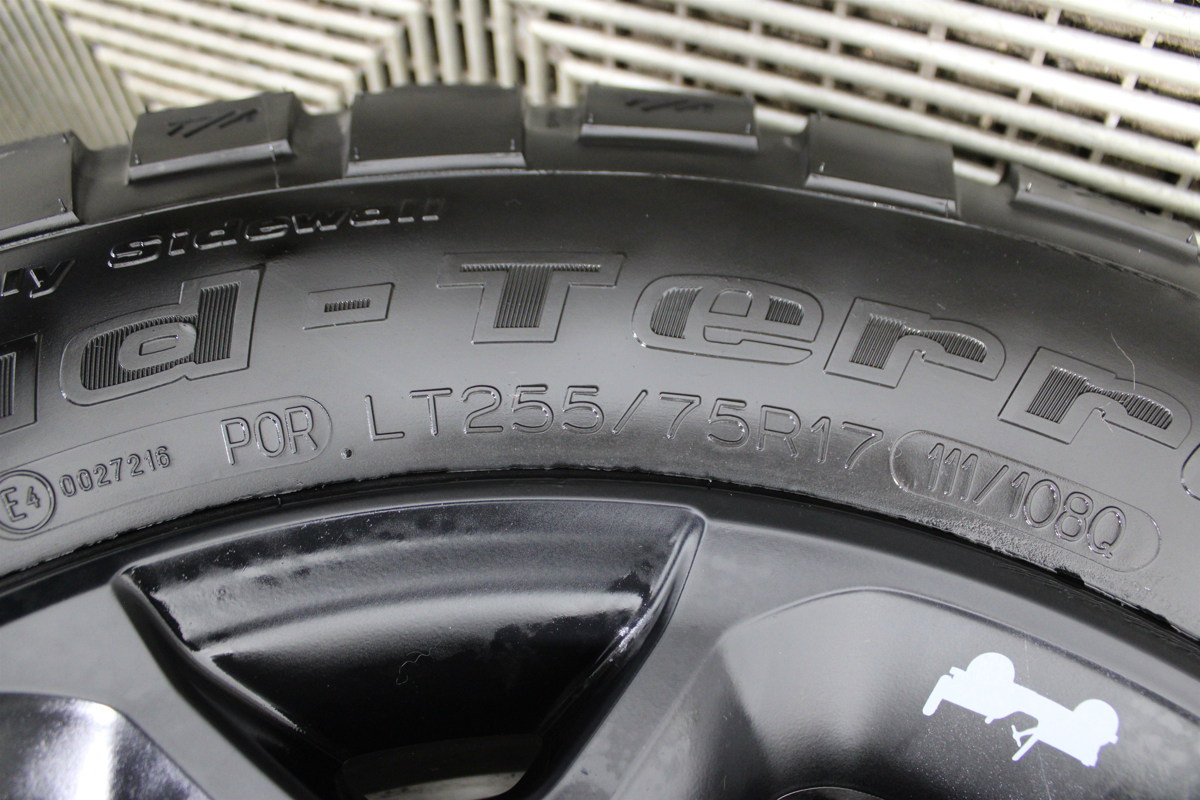 Used 2023 Jeep Gladiator Willys image 39