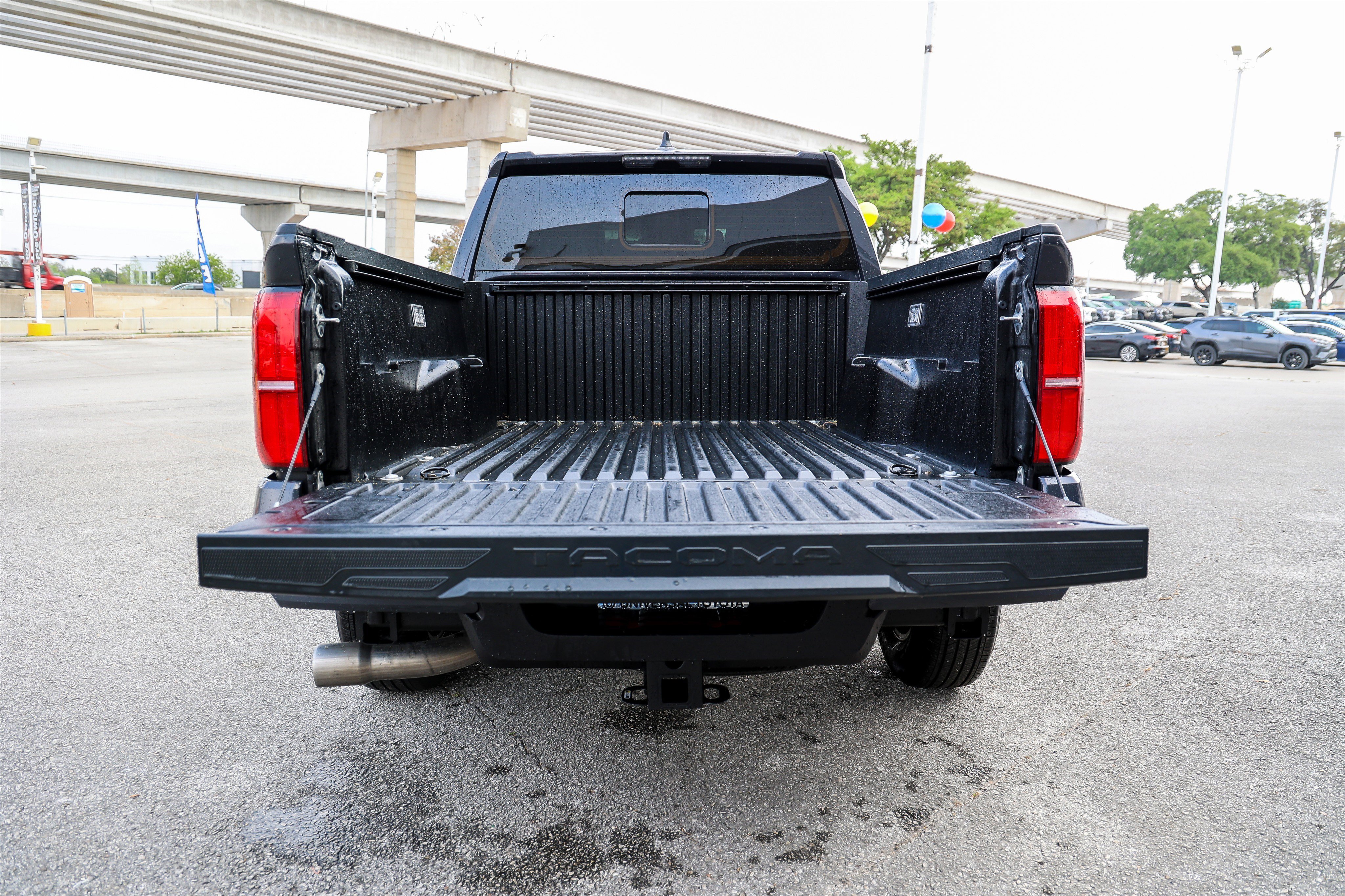 Certified 2025 Toyota Tacoma SR5 w/ SR5 Upgrade Package AWD/4WD image 12