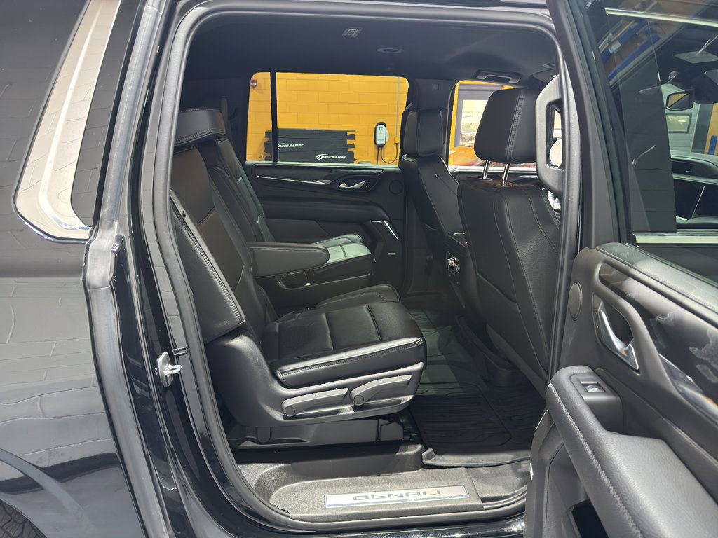 Used 2022 GMC Yukon XL Denali w/ Max Trailering Package image 21
