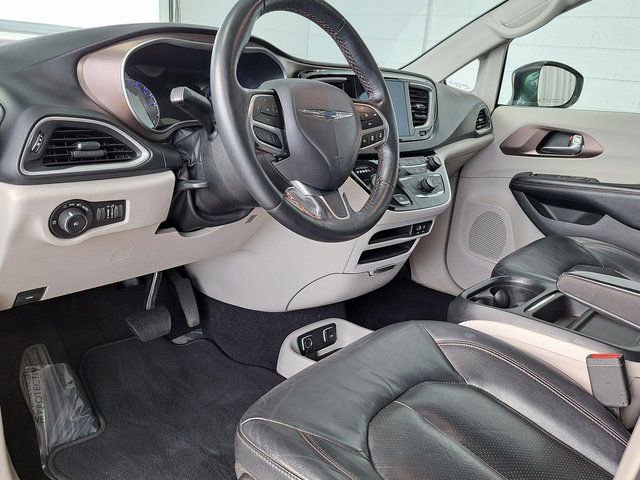 Used 2024 Kia Carnival LX FWD image 8