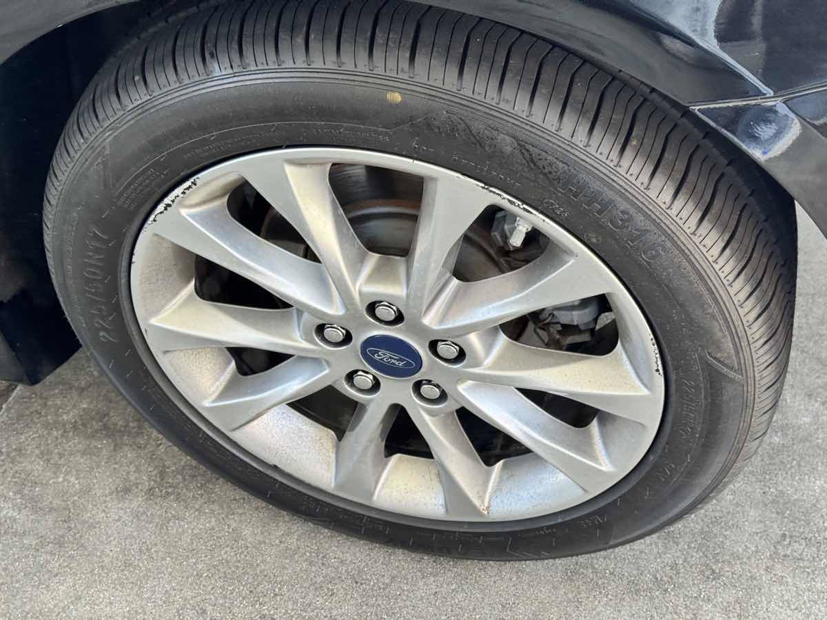 Used 2017 Ford Fusion SE w/ Fusion SE Technology Package FWD image 22