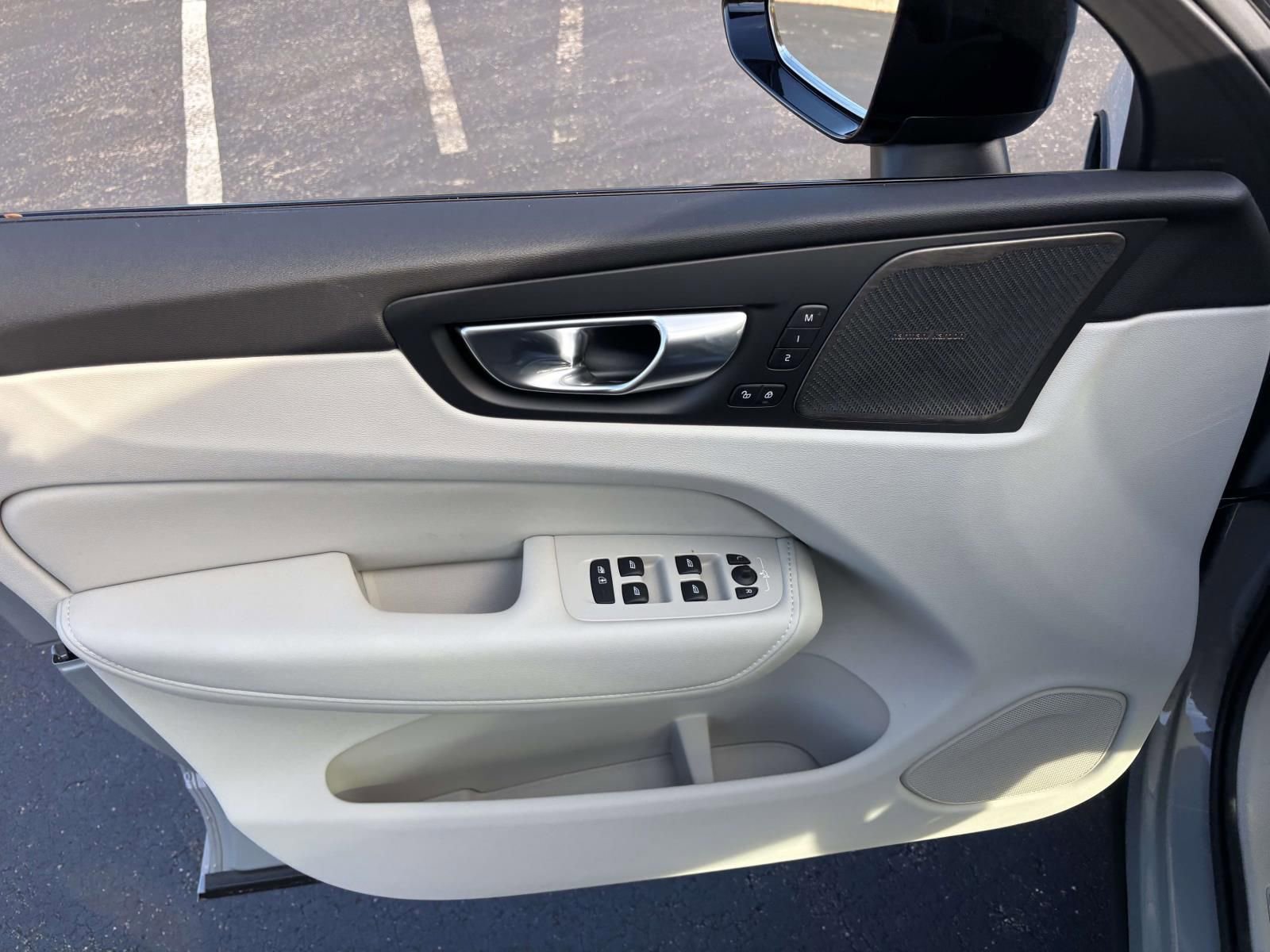 New 2026 Volvo XC60 B5 Ultra w/ Protection Package Premier image 11