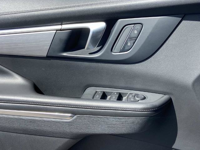 Used 2025 Buick Enclave Preferred AWD/4WD image 19