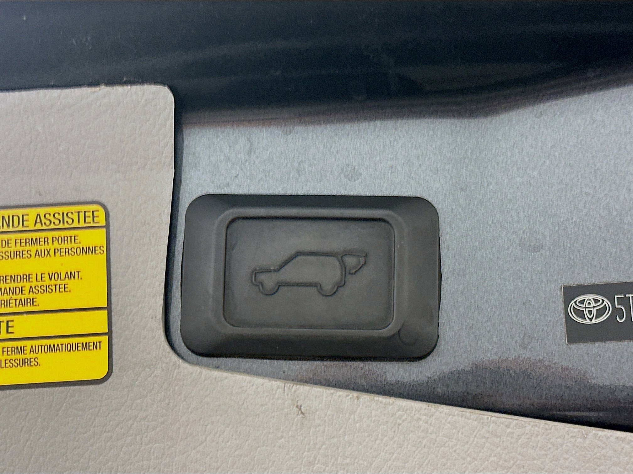 Used 2012 Toyota Highlander Limited w/ Tow Pkg AWD/4WD image 33
