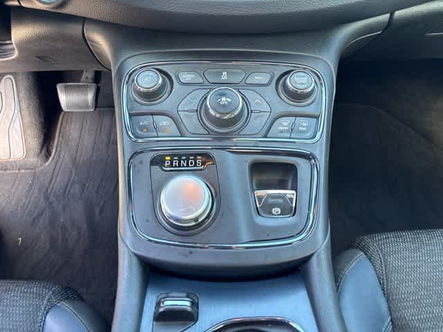 Used 2015 Chrysler 200 S FWD image 18