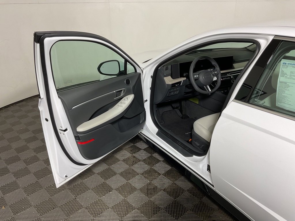 New 2025 Hyundai Sonata SEL image 16