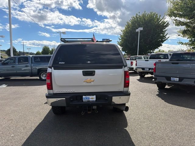 Used 2011 Chevrolet Silverado 2500 LT w/ Interior Plus Package AWD/4WD image 4