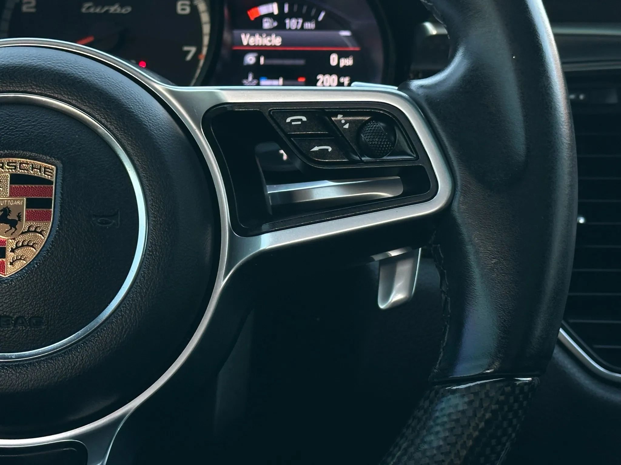 Used 2017 Porsche Macan Turbo image 34